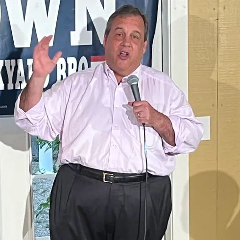 Chris Christie Back In New Hampshire Again, Pounding Away At Trump Again